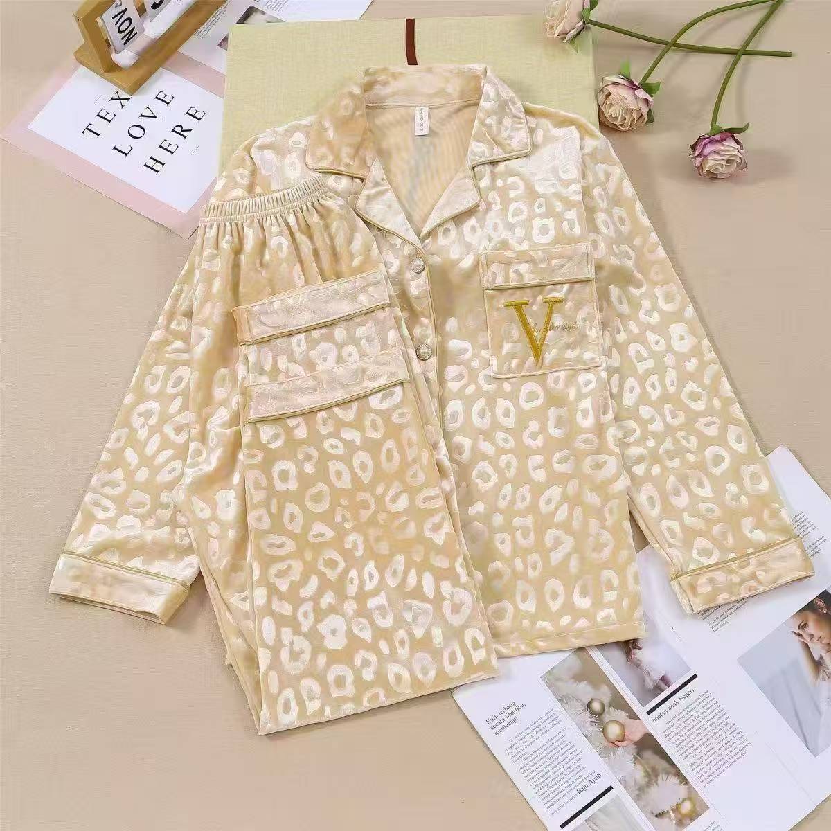 ست بلوز شلوار ساتن مخمل کد :۲۹۱۲