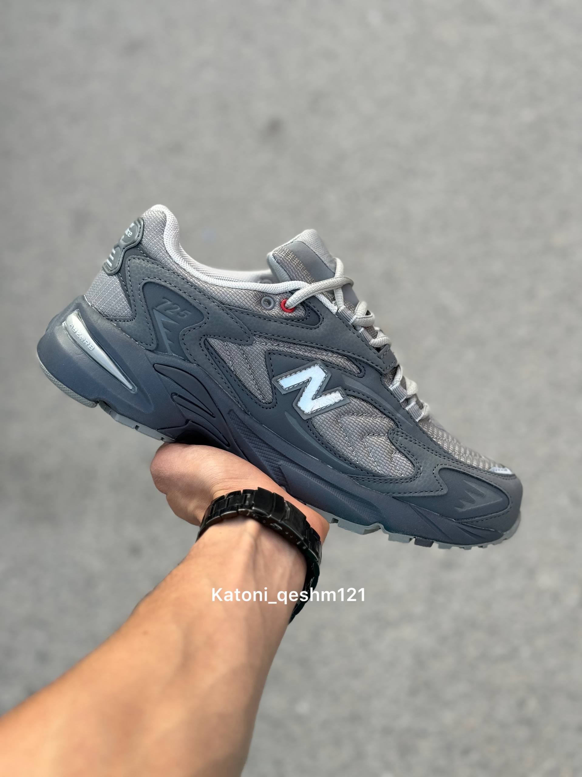 کتونی 725 newbalance 725 کد : 2909